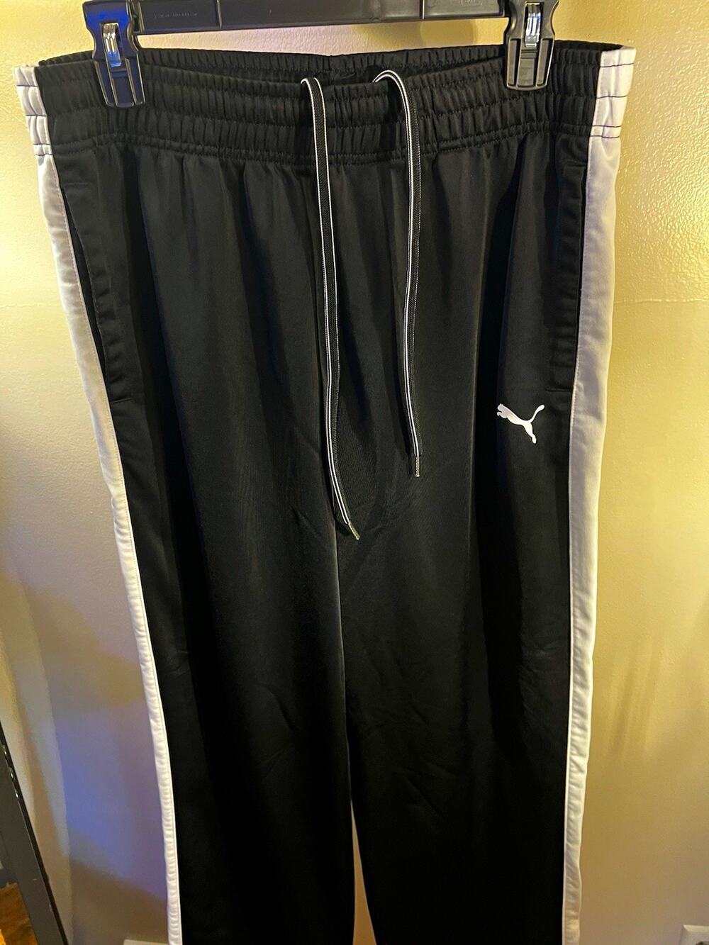 PUMA Men's Black/White Side Stripe Track Pants Size L 31" Inseam Drawstring